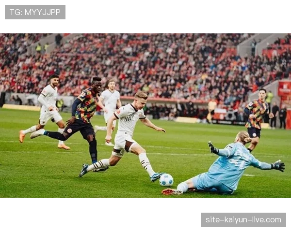 多特赛季后期状态下滑：球队表现波动影响争冠形势，竞争格局面临考验